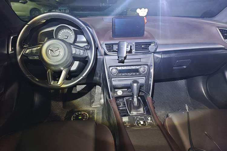 Used Mazda CX-4 2018 2.0L Automatic Two-Wheel Drive Blue Sky Luxury Edition Center Console