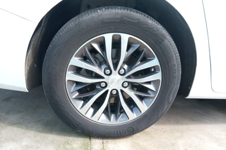 Used Buick GL8 2020 ES Land Cruiser 653T Luxury Edition Right Rear Wheel Hub