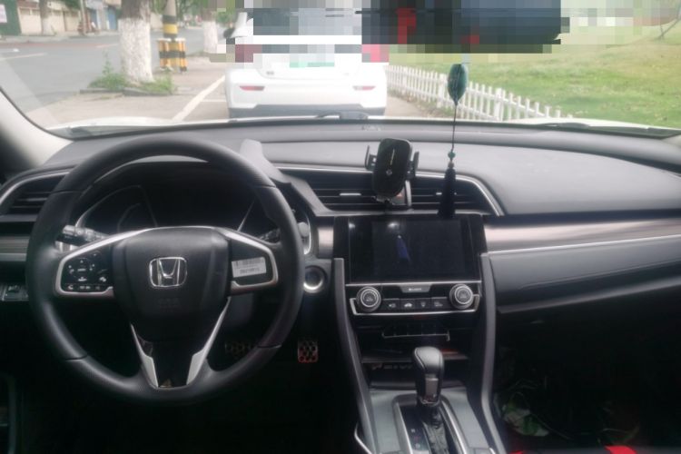 Used Honda Civic 2019 220TURBO CVT Dynamic Edition China VI Emission Standard Center Console