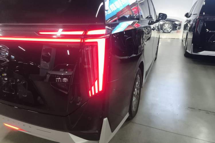Used GAC Trumpchi M8 2023 Zongshi Series Dual-Motor YuZun Edition Right Rear Taillight