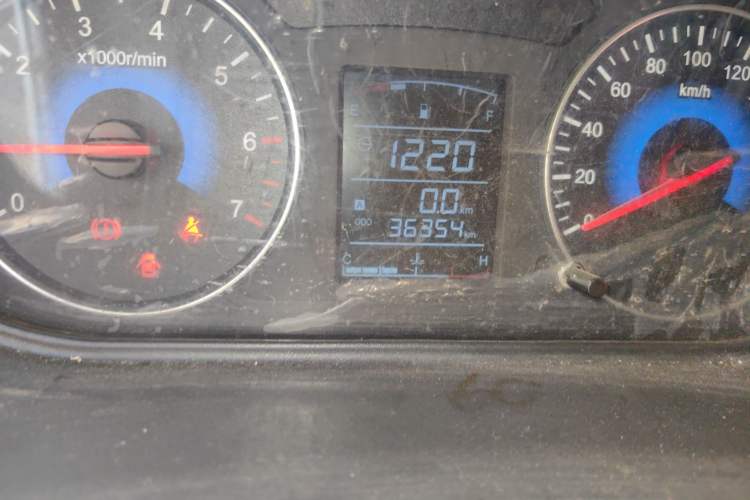 Used Dongfeng Fengon 370 2016 1.5L Manual Standard Model II 7 Seats
