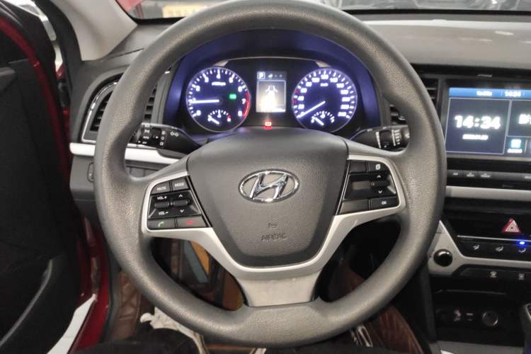 Used Hyundai Elantra (6th Generation / Lingdong) 2016 1.6L Automatic ZhiXuan · Youth Edition