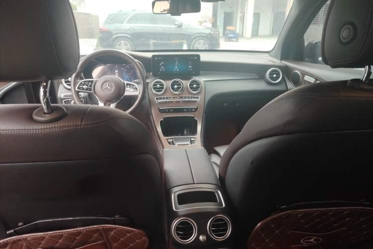 Used Mercedes-Benz GLC 2020 GLC 300 L 4MATIC Dynamic Edition Center Console