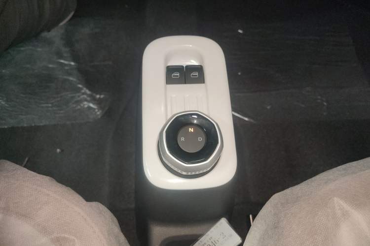 Used Geely Galaxy Panda 2025 210 km – Yuanqi Bear Gear Lever