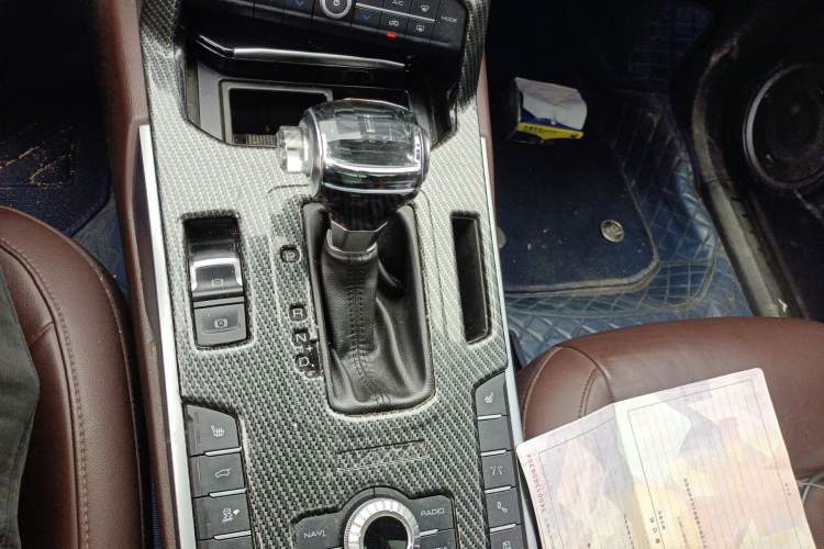 Used Wey VV7 2017 2.0T Flagship Model Gear Lever