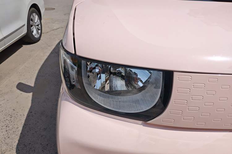 Used Chery QQ Ice Cream 2023 120km Ice Cream-Type Lithium Iron Phosphate Right Front Headlight