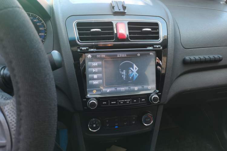 Used JAC Group Heyue A13RS 2014 CROSS 1.3L Manual Comfort Model
