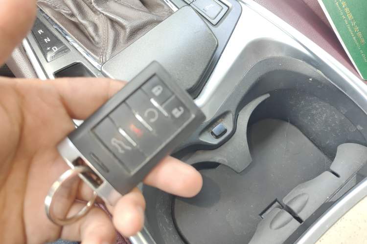 Used Cadillac SRX 2012 3.0L Elite Edition Vehicle Key