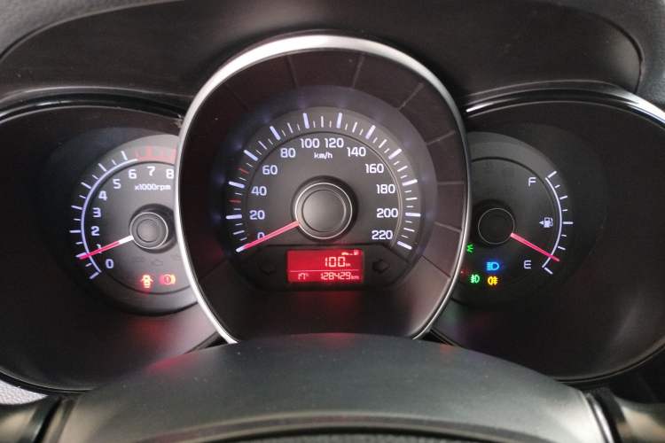 Used Kia K2 2015 Sedan 1.4L MT GLS