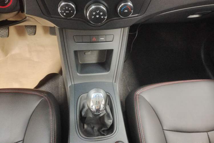 Used Roewe 350 2015 1.5L Manual Luxury Sunroof Edition
