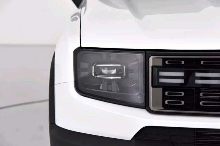 Used JETOUR Shanhai T1 2025 150 km Heading South Right Front Headlight