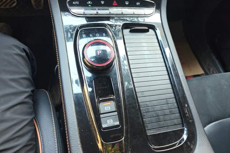 Used Skyworth HT-i 2022 1.5L PHEV 205KM ZhiXing Edition Plus
