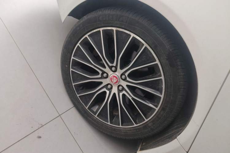 Used Jaguar XEL 2020 2.0T 200 PS S Advanced Elegance Edition Exterior 5