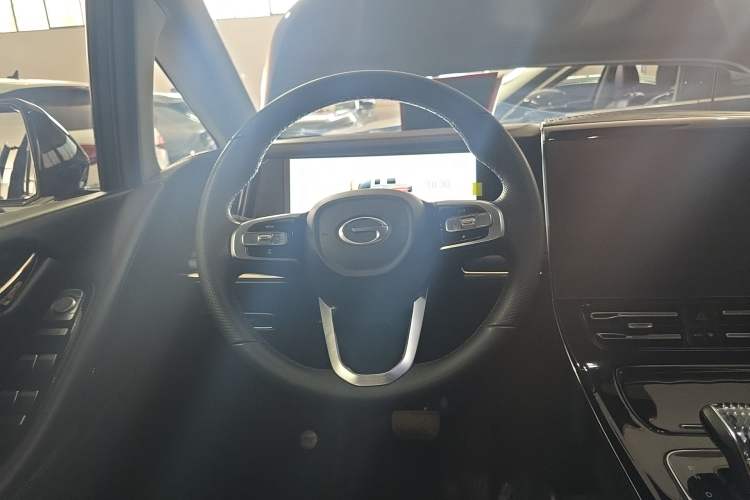 Used GAC Trumpchi M8 2024 Master Series 400T Ultimate Edition Steering Wheel
