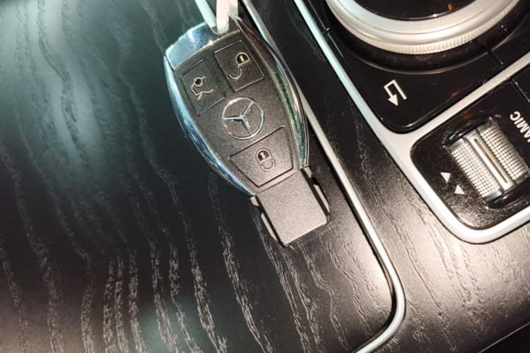 Used Mercedes-Benz C-Class 2018 C 200 L Sport Edition Vehicle Key