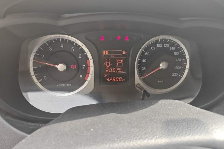 Used Venucia R50X 2013 1.6L Automatic Model