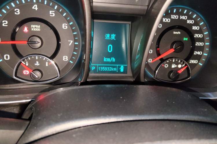 Used Chevrolet Malibu 2013 1.6T Automatic Comfort Edition Odometer Close Up