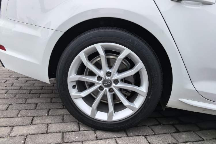 Used Audi A4L 2018 30th Anniversary Edition 40 TFSI Fashion Model