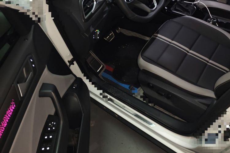 Used Volkswagen T-ROC 2024 300TSI DSG Two-Wheel-Drive Chen Guang Edition
