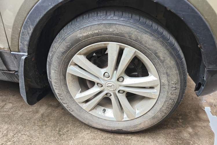 Used HYOSOW S3 2014 1.5L Comfort Version China IV Emission Standard Right Front Wheel Hub