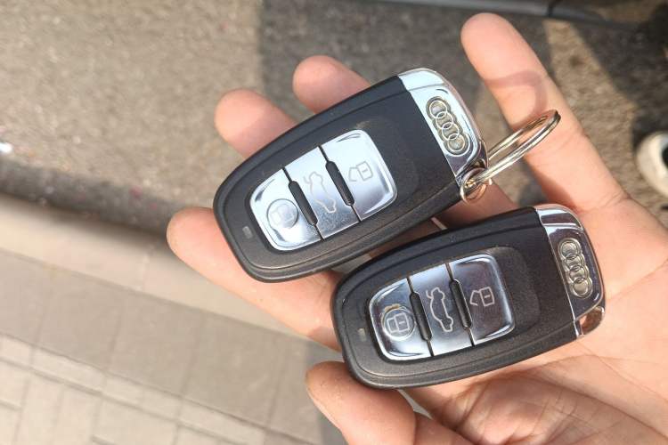 Used Audi Q5 2012 2.0TFSI Technology Model Vehicle Key