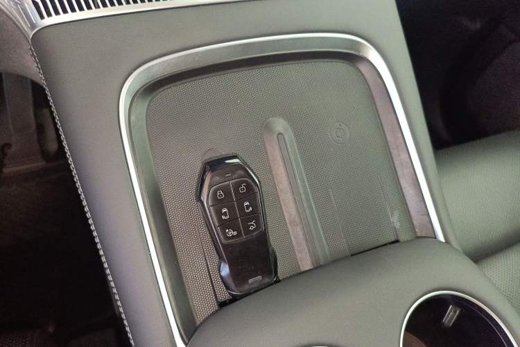 Used XPeng X9 2024 610 Long-Range Pro
