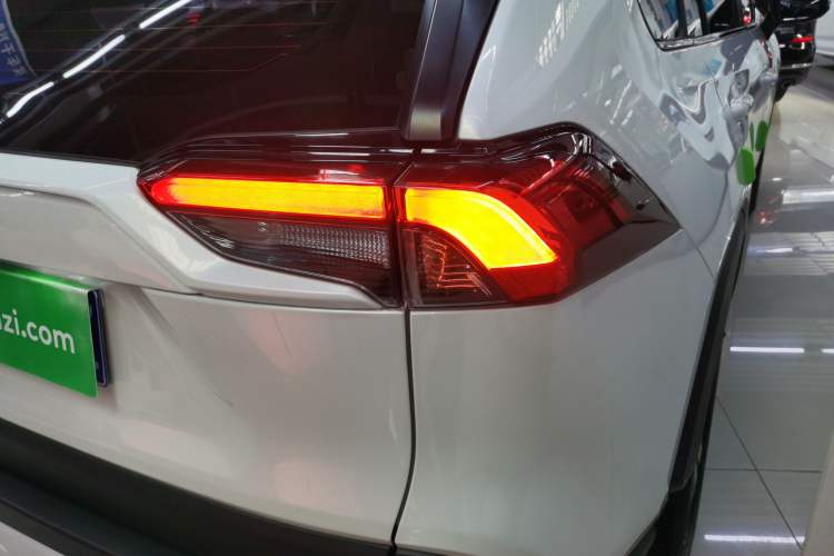 Used Toyota RAV4 2023 2.0L CVT Two-Wheel Drive Fashion Plus Edition Right Rear Taillight