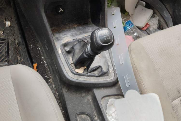 Used Wuling Hongguang V 2019 1.5L Jingqu Edition Sealed-Window Vehicle China VI LAR
