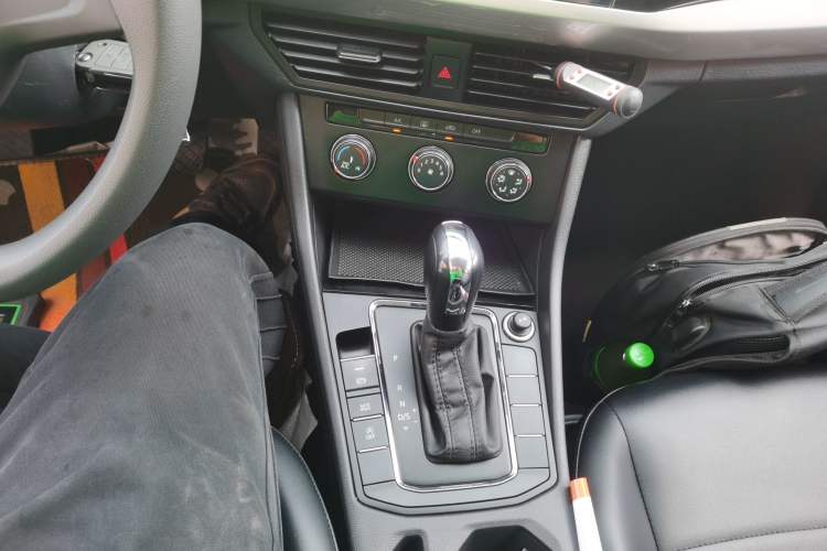 Used Volkswagen Bora 2021 1.5L Automatic Fashionable Smart Connectivity Version Gear Lever