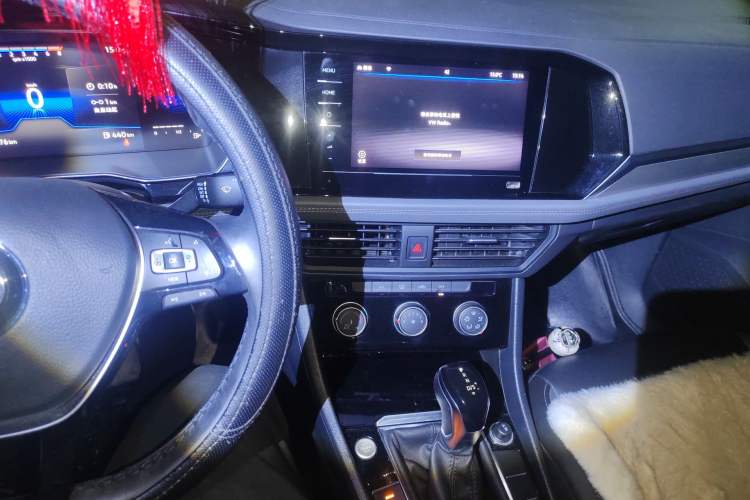 Used Volkswagen Sagitar 2021 200TSI DSG Excellence Edition Audio And AC Panel