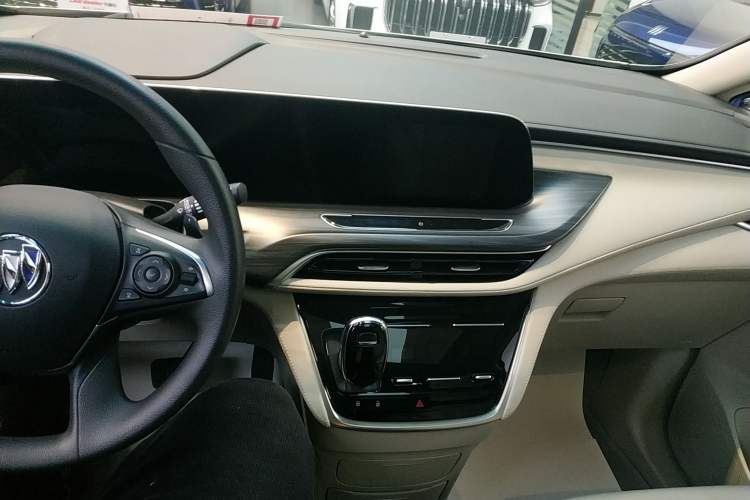 Used Buick GL8 2022 ES Landtrek 653T Comfort Edition
