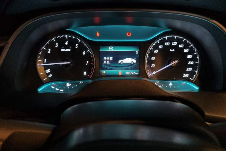 Used Buick GT 2017 15N Automatic Elite Version Odometer Close Up