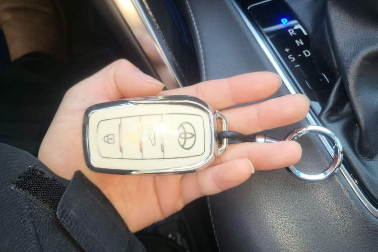 Used Toyota Venza 2022 Dual-Engine 2.5L CVT Four-Wheel Drive Supreme Edition
