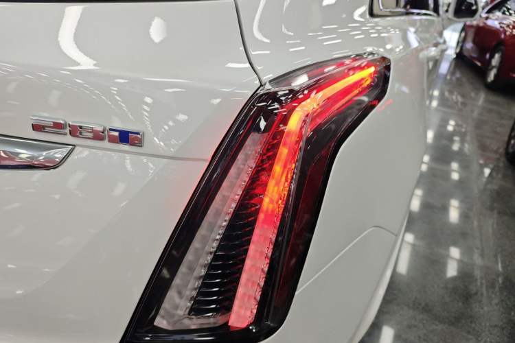 Used Cadillac XT5 2022 2.0T Four-Wheel Drive Luxury Version (Hummingbird Edition)
