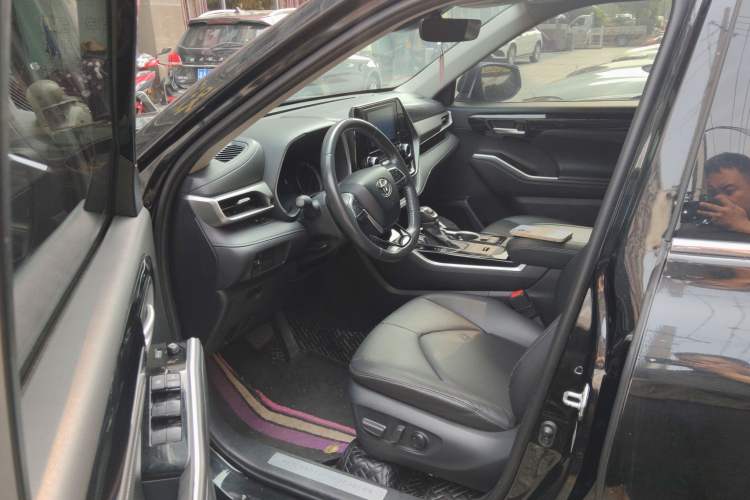 Used Toyota Highlander 2022 Dual-Engine 2.5L Four-Wheel Drive Luxury Edition 7 Seats Driver Seat