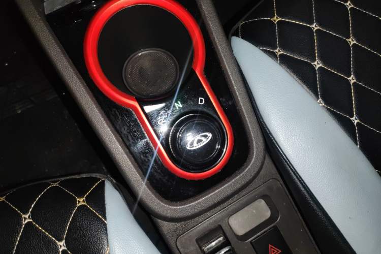 Used Chery Little Ant 2022 Sweet Pink Edition Low-Sugar Version Lithium Iron Phosphate 30 kW 301 km Gear Lever