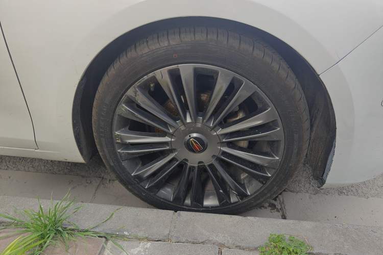 Used Hongqi H5 2019 30TD Smart Connect Dynamic Edition Right Front Wheel Hub