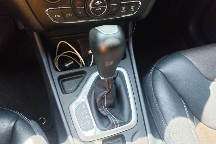 Used Jeep Cherokee 2017 2.0L Superior Edition