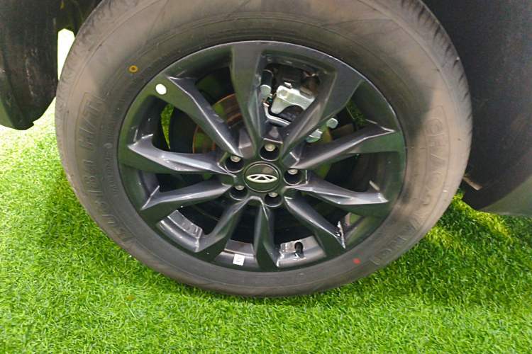 Used Chery Tiggo 5x 2025 1.5L CVT Excellence Edition Right Rear Wheel Hub