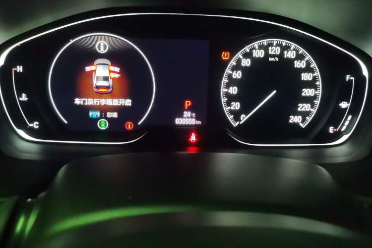 Used Honda Accord 2018 260TURBO Luxury Edition China V Emission Standard Odometer Close Up