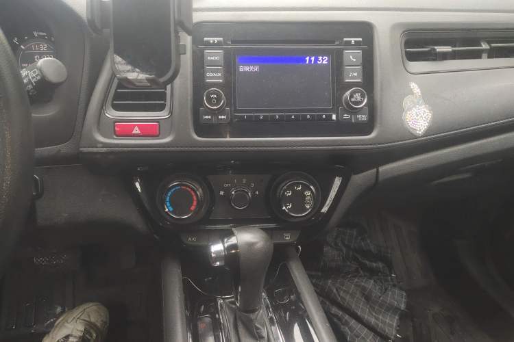 Used Honda Vezel 2015 1.5L CVT two-wheel drive Comfort trim Audio And AC Panel