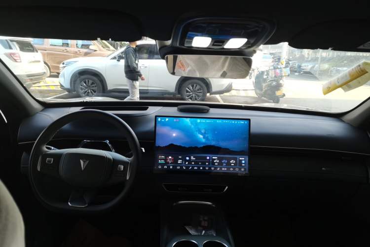 Used Deepal S07 2025 215Max Huawei Qiankun Intelligent Driving ADS SE Range-Extended Version Interior 2