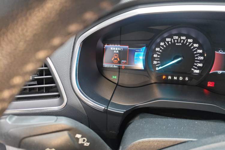 Used Ford Edge 2018 EcoBoost 245 Two-Wheel-Drive Titanium 7-Seater China V Standard