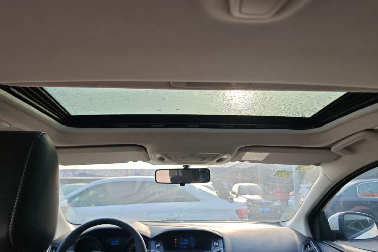 Used Ford Focus 2012 Sedan 1.6L Manual Fashion Edition