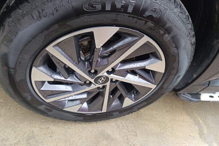 Used Hyundai Tucson 2023 Tucson L 1.5T Automatic Two-Wheel Drive GLX Elite Edition Left Front Wheel Hub