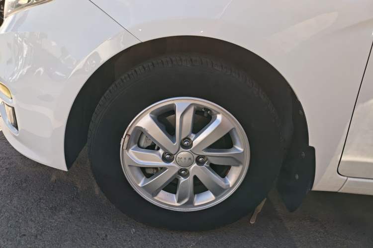 Used Kia K2 2015 Sedan 1.4L Automatic GLS Exterior 4