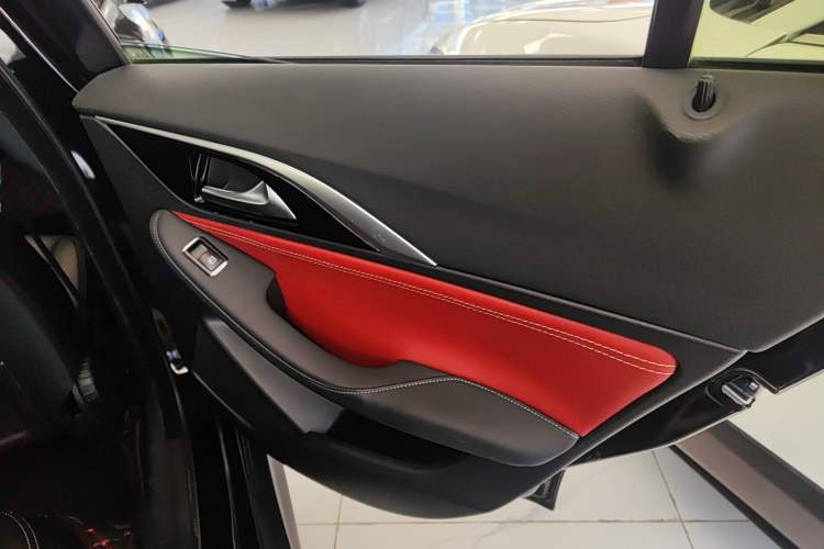 Used Infiniti QX30 2017 2.0T Four-Wheel Drive Fashion Edition
