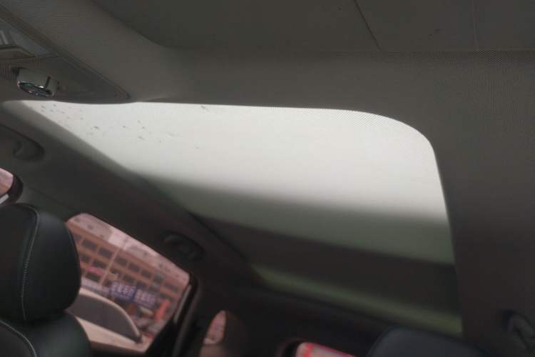 Used Roewe RX5 2016 20T Two-Wheel Drive Automatic Internet Smart Edition