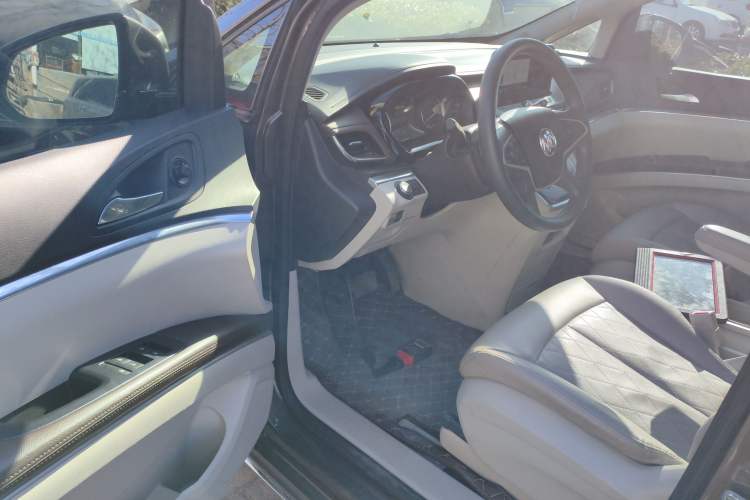 Used Buick GL8 2023 Land Executive Class Smart Enjoyment Model
