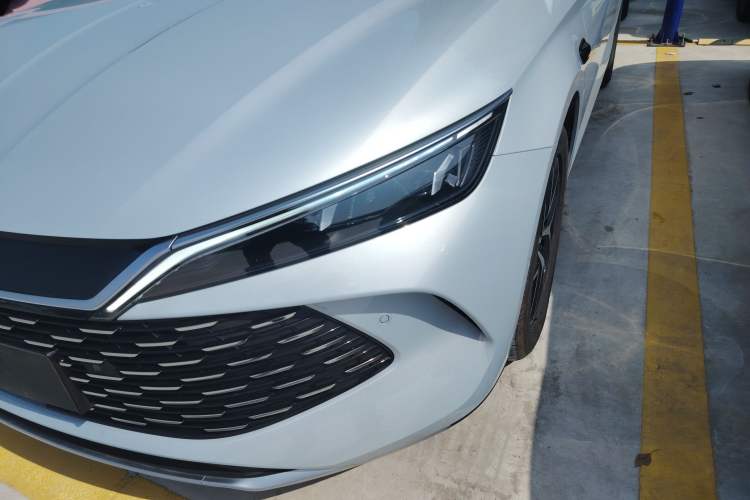 Used BYD Qin L 2025 DM-i Smart Drive 120KM Superior Model